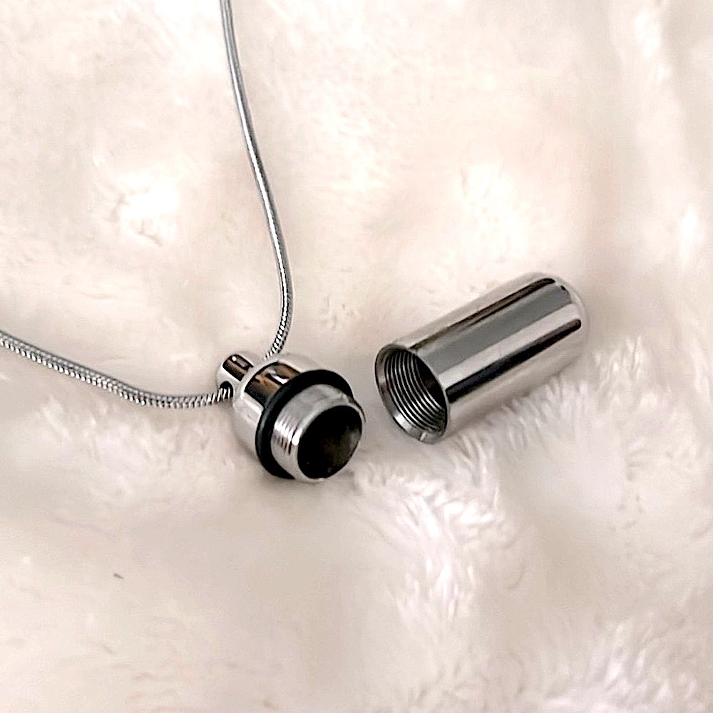 NWT ⚱️ STAINLESS STEEL CREMATION ASH URN KEEPSAKE BULLET CROSS PENDANT NECKLACE - Picture 3 of 13